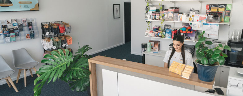 The female receptionist of Physio Physique
